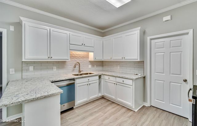 301 White Oak Drive, Brandon, MS 39047