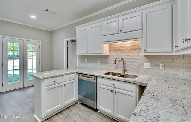 301 White Oak Drive, Brandon, MS 39047