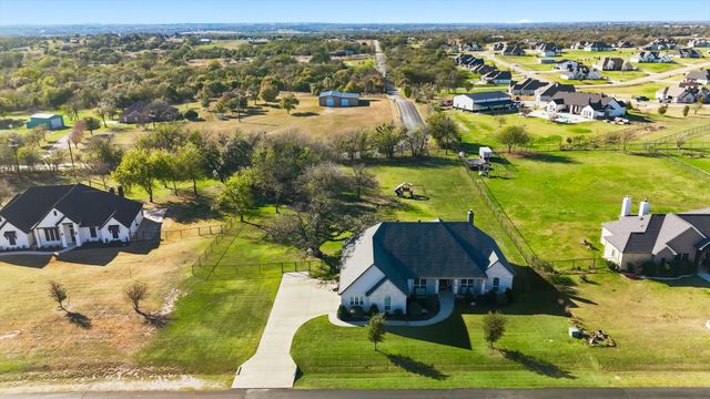 235 Columbia Court, Springtown, TX 76082