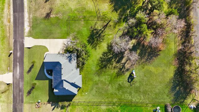 235 Columbia Court, Springtown, TX 76082