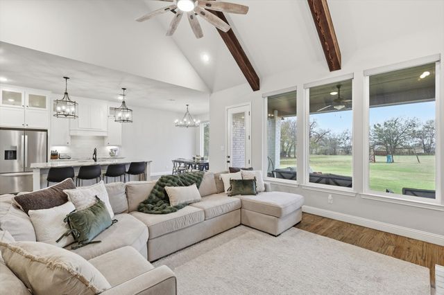 235 Columbia Court, Springtown, TX 76082