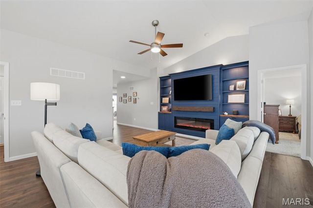 326 Dropseed Drive, Wentzville, MO 63385