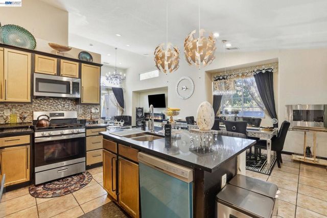 3209 Beretania Way, Sacramento, CA 95834