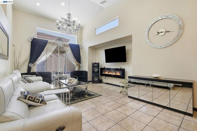 3209 Beretania Way, Sacramento, CA 95834