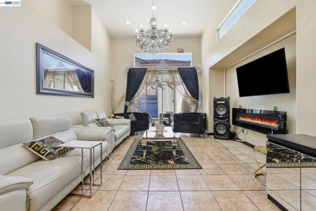 3209 Beretania Way, Sacramento, CA 95834