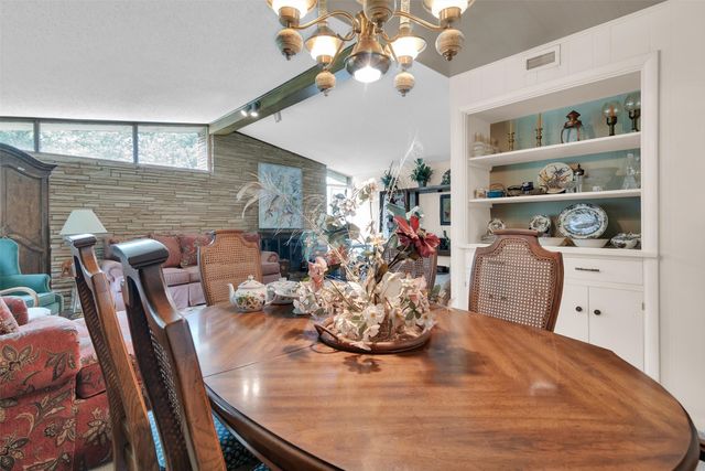 703 N Holly Avenue, Sherman, TX 75092