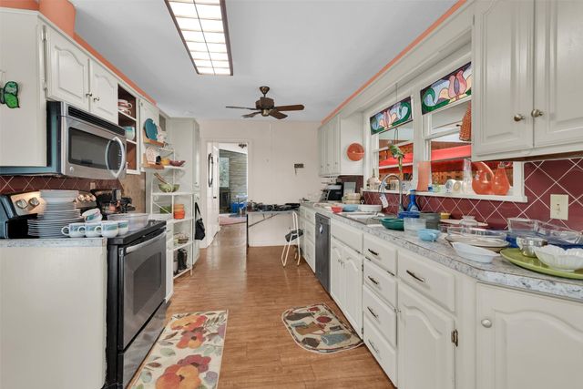 703 N Holly Avenue, Sherman, TX 75092