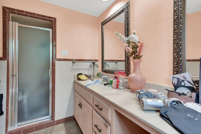 703 N Holly Avenue, Sherman, TX 75092
