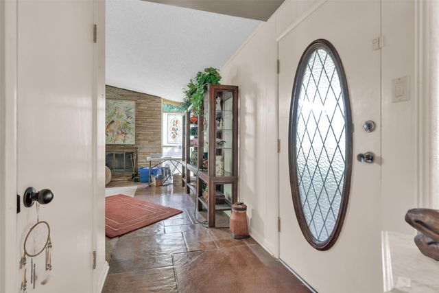703 N Holly Avenue, Sherman, TX 75092