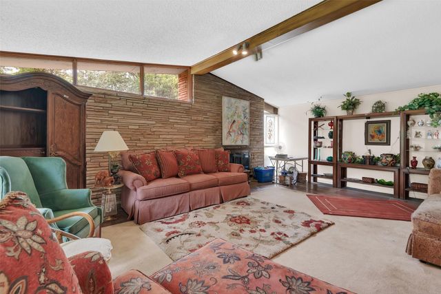 703 N Holly Avenue, Sherman, TX 75092