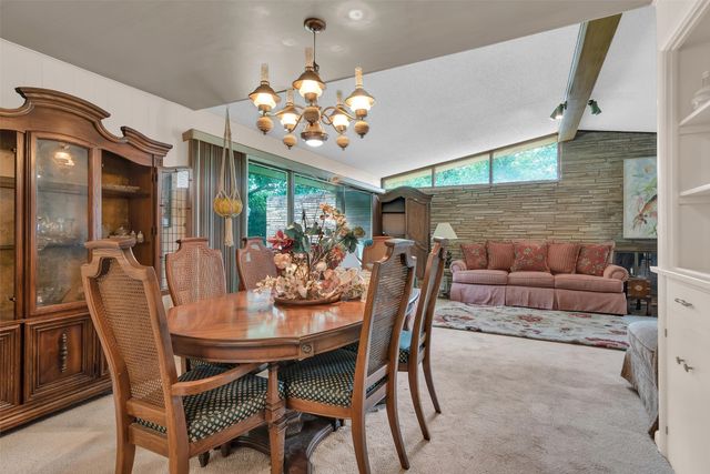703 N Holly Avenue, Sherman, TX 75092