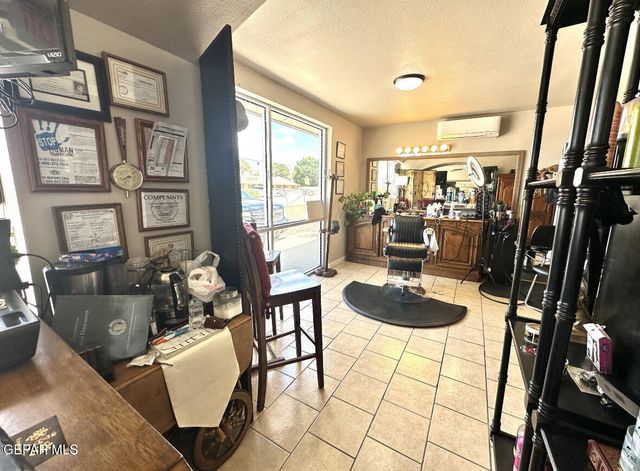 300 S 7th Street Street, Anthony, TX 79821