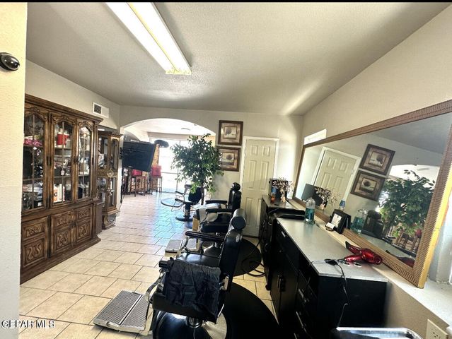 300 S 7th Street Street, Anthony, TX 79821