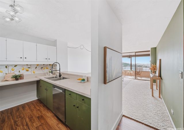 1717 Mott Smith Drive 2403, Honolulu, HI 96822