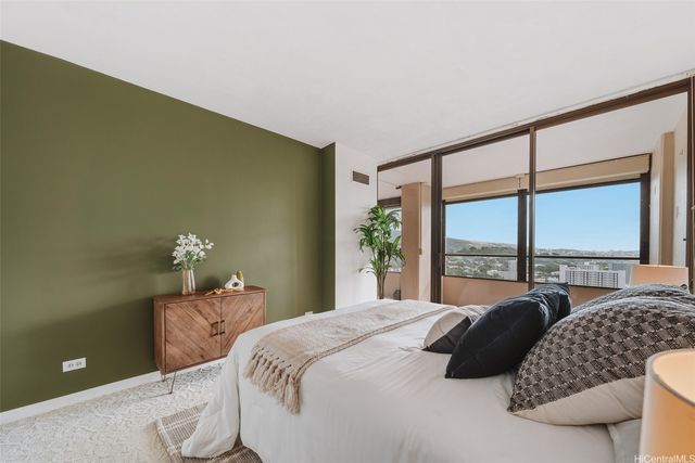 1717 Mott Smith Drive 2403, Honolulu, HI 96822