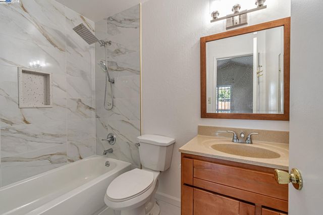 2538 E 16Th St, Oakland, CA 94601