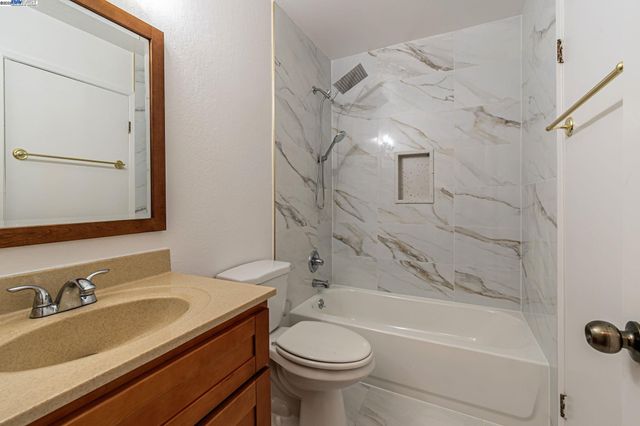 2538 E 16Th St, Oakland, CA 94601