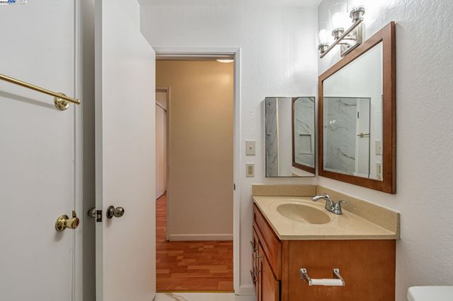 2538 E 16Th St, Oakland, CA 94601