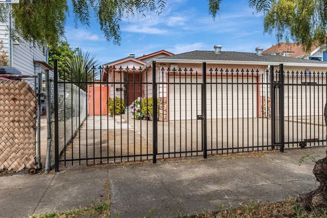 2538 E 16Th St, Oakland, CA 94601
