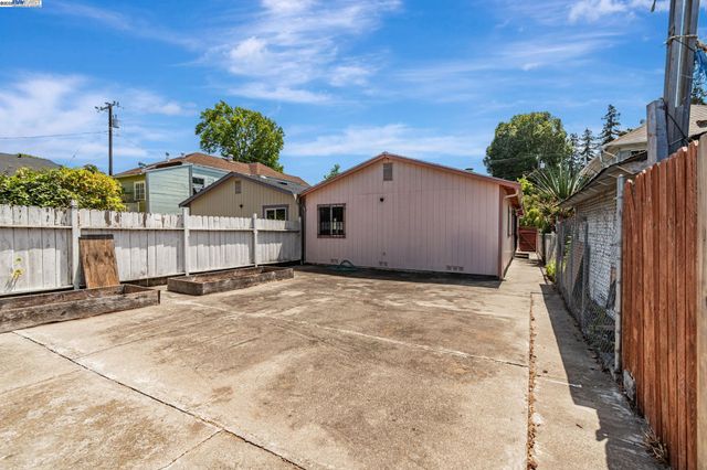 2538 E 16Th St, Oakland, CA 94601