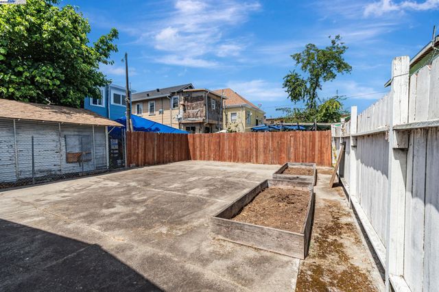 2538 E 16Th St, Oakland, CA 94601