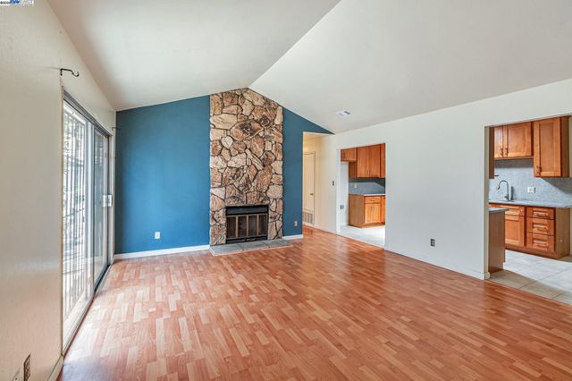 2538 E 16Th St, Oakland, CA 94601