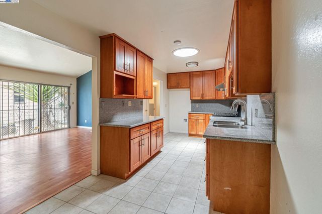 2538 E 16Th St, Oakland, CA 94601