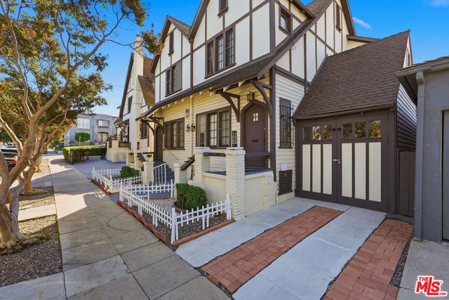 5076 Lemon Grove Avenue, Los Angeles, CA 90029