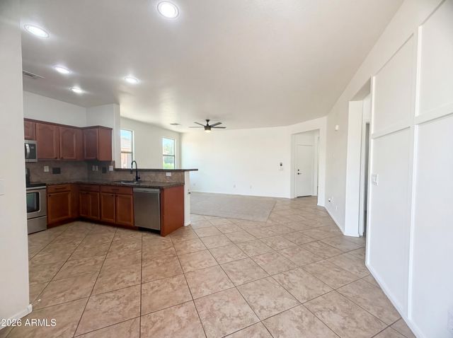 1794 W SAWTOOTH Way, San Tan Valley, AZ 85144