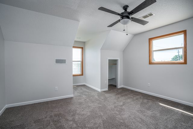 1148 Valley Drive, Riverdale, IA 52722