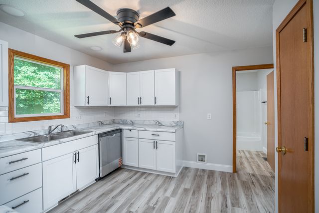 1148 Valley Drive, Riverdale, IA 52722