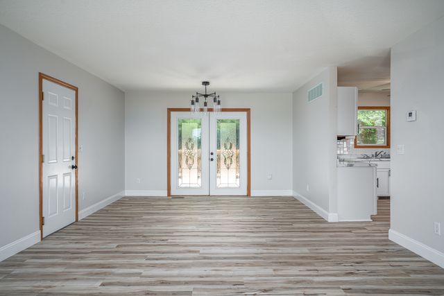 1148 Valley Drive, Riverdale, IA 52722
