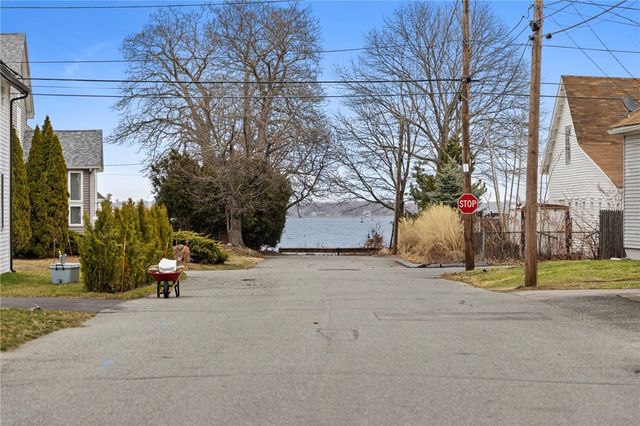 52 Blake Street, Warwick, RI 02889