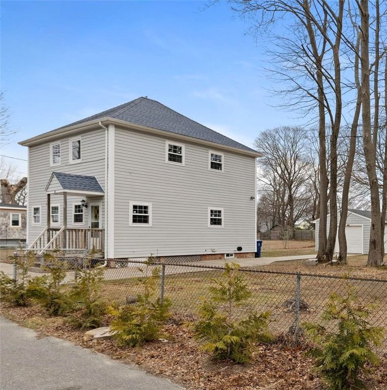 52 Blake Street, Warwick, RI 02889