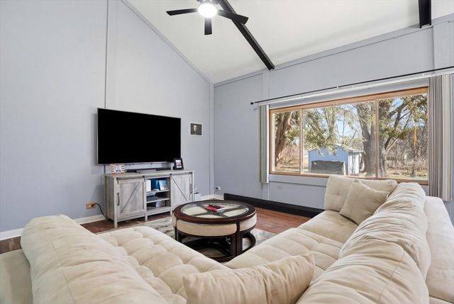 422 PEMBROKE Road SW, Poplar Grove, IL 61065