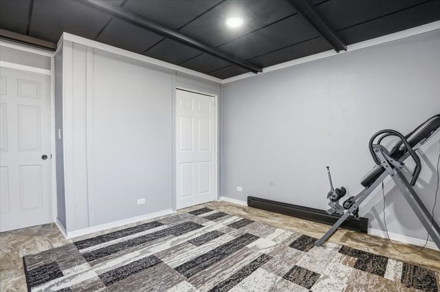 422 PEMBROKE Road SW, Poplar Grove, IL 61065