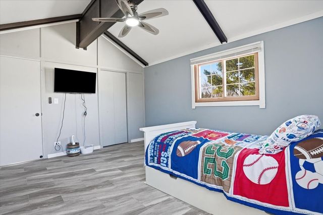 422 PEMBROKE Road SW, Poplar Grove, IL 61065