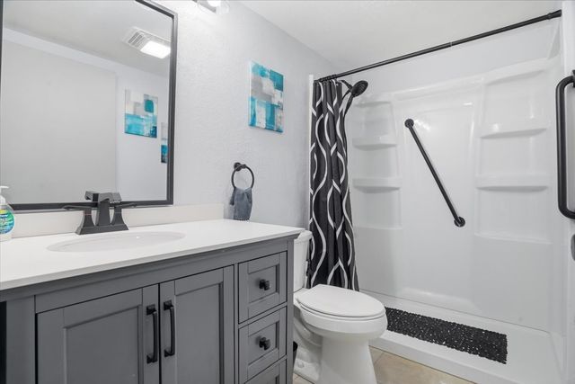 422 PEMBROKE Road SW, Poplar Grove, IL 61065