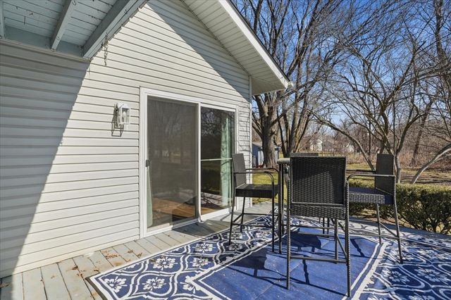 422 PEMBROKE Road SW, Poplar Grove, IL 61065