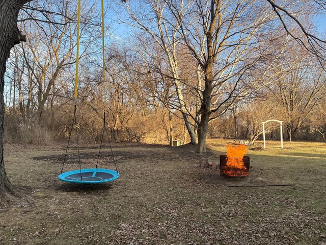 422 PEMBROKE Road SW, Poplar Grove, IL 61065