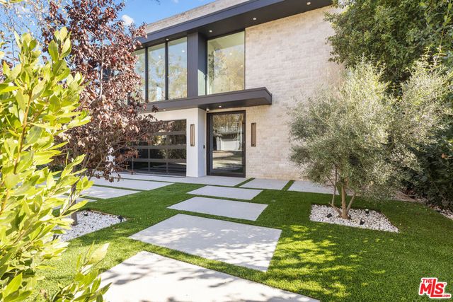 1964 Thayer Avenue, Los Angeles, CA 90025