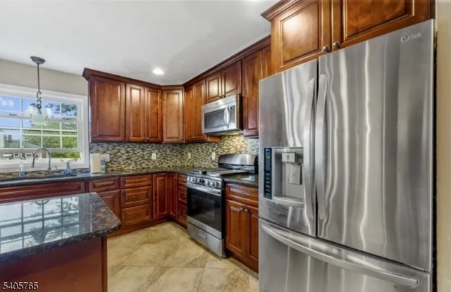 431 Raritan Rd, Linden City, NJ 07036