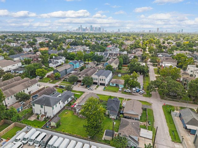 503 & 509 E 28th Street, Houston, TX 77008