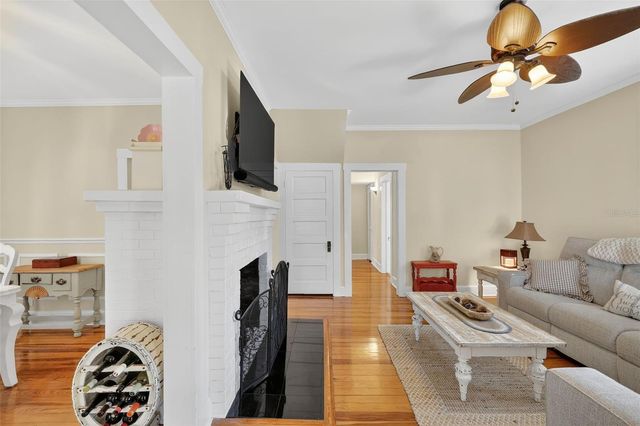 932 N MCDONALD STREET, Mount Dora, FL 32757