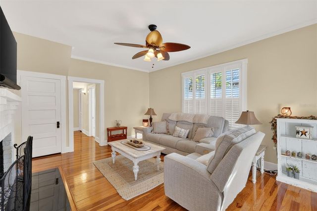 932 N MCDONALD STREET, Mount Dora, FL 32757