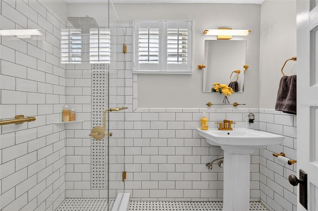 932 N MCDONALD STREET, Mount Dora, FL 32757