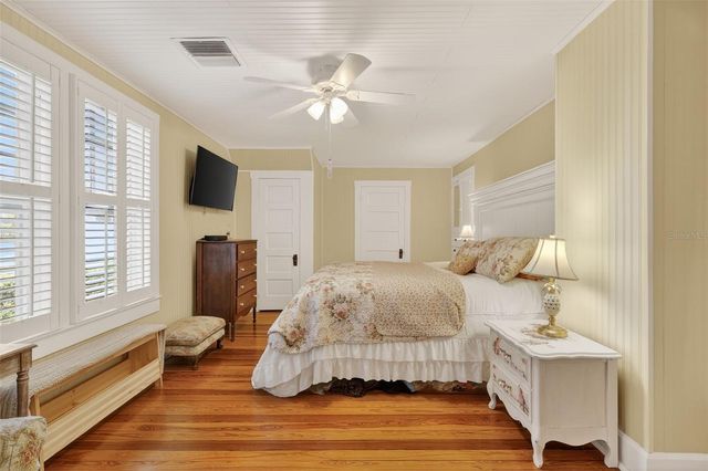 932 N MCDONALD STREET, Mount Dora, FL 32757