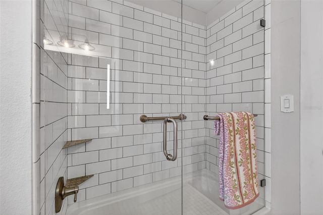 932 N MCDONALD STREET, Mount Dora, FL 32757