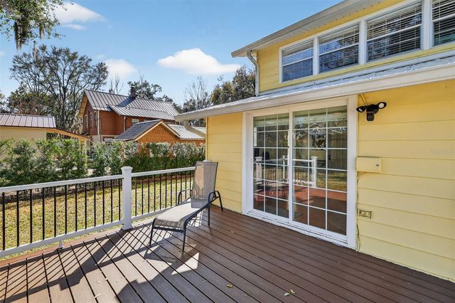 932 N MCDONALD STREET, Mount Dora, FL 32757