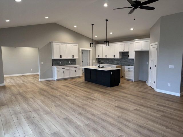 1161 American DRIVE, Holmen, WI 54636